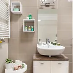 Bubbly Calm By Stn Lägenhet Budapest