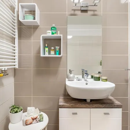 Bubbly Calm By Stn Apartment Budapest