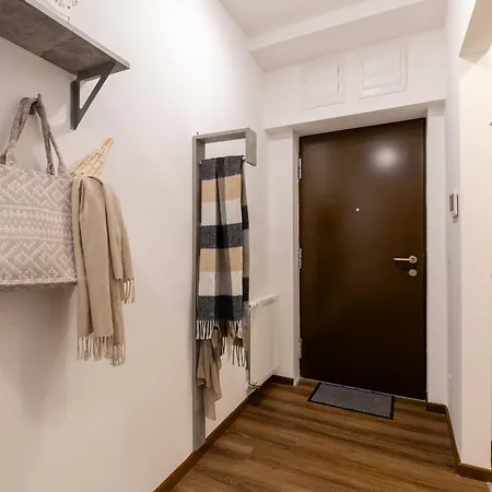 Apartment Bubbly Calm By Stn *
