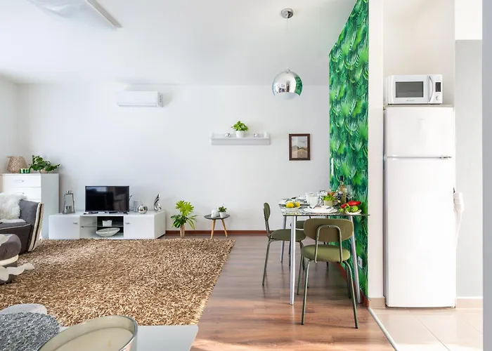 Bubbly Calm By Stn Budapeşte