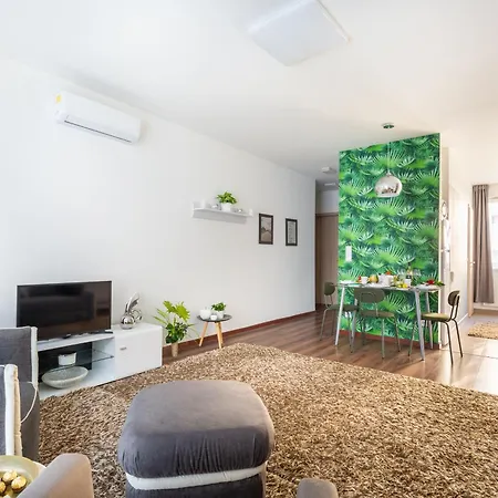 Bubbly Calm By Stn * Budapest