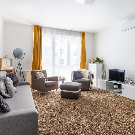 Bubbly Calm By Stn Appartement Budapest